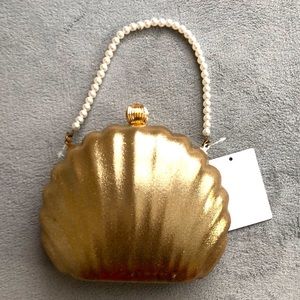Seashell Clutch with Crossbody Chain